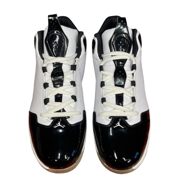 Air Jordan Play in these Q athletic shoes. White/Metallic/Silver-Black. Sz 10.5M main image 5
